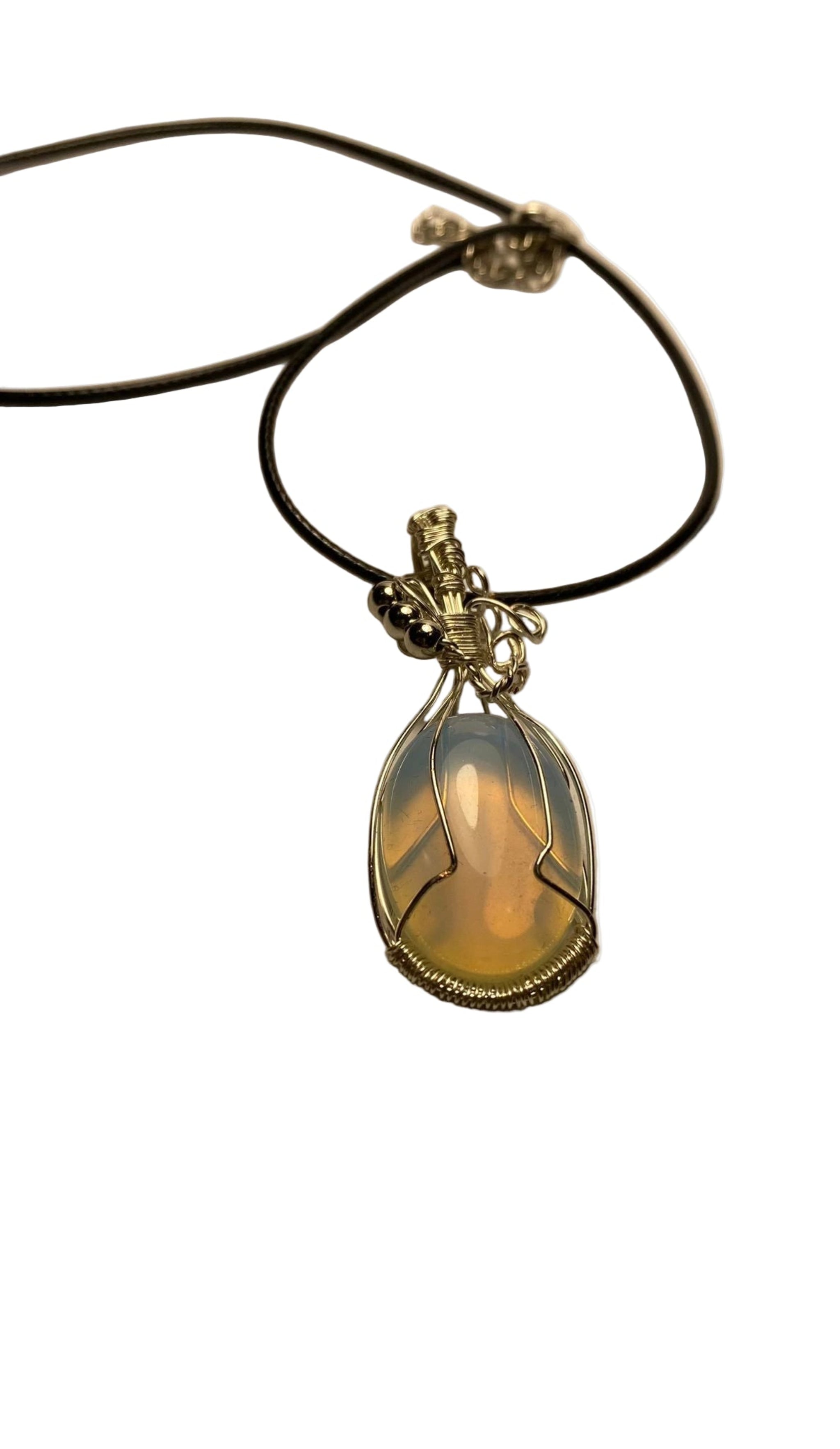 Pandantiv Opal cu reflexii (25 mm) – argintată