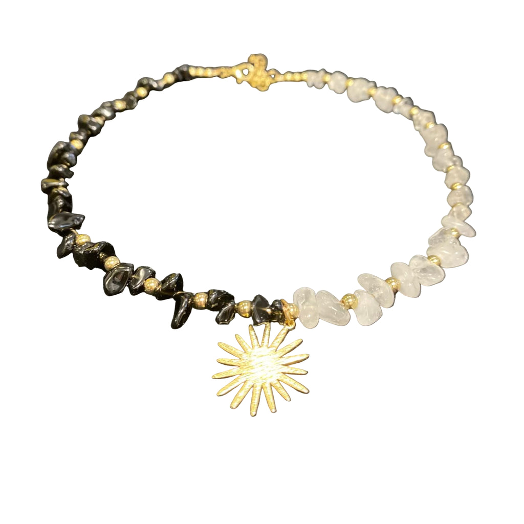 Colier Piatra Lunii & Onix natural cu charm Soare – placat cu aur